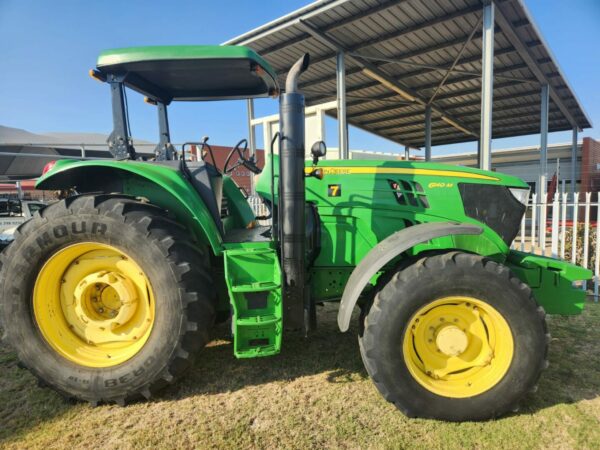 JOHN DEERE 6140M