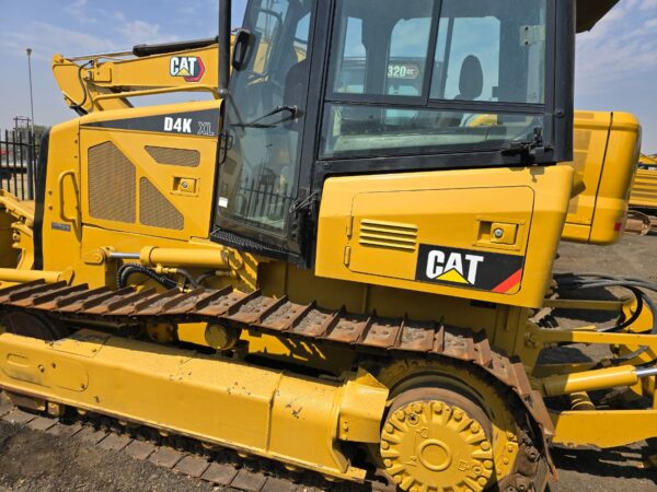 CAT D4K XL DOZER