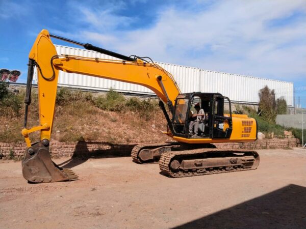JCB 25 TON EXCAVATOR