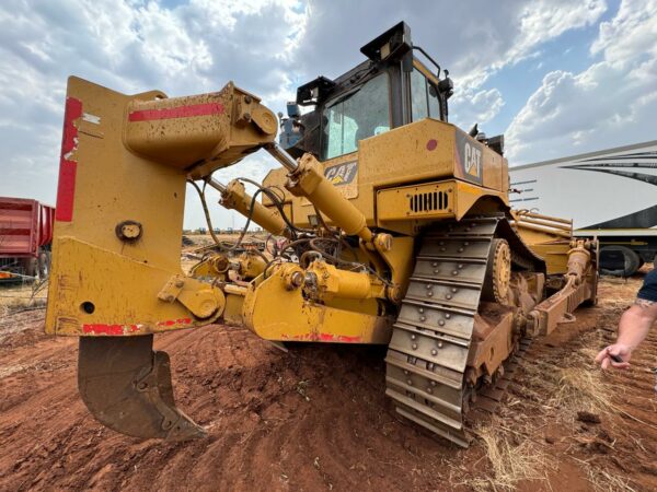 CAT D8R DOZER - Image 3