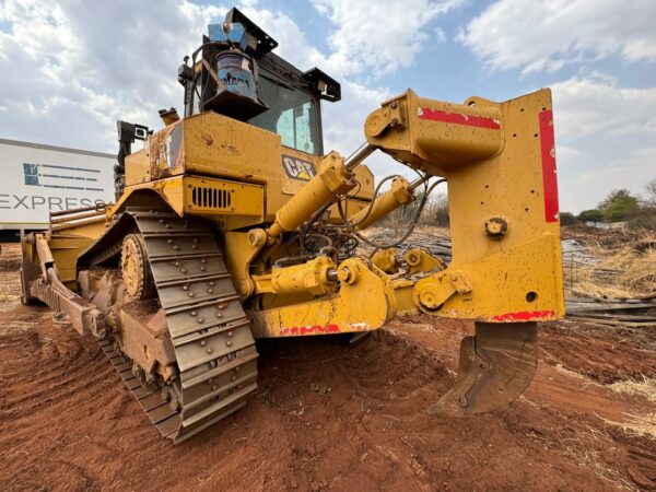 CAT D8R DOZER - Image 2