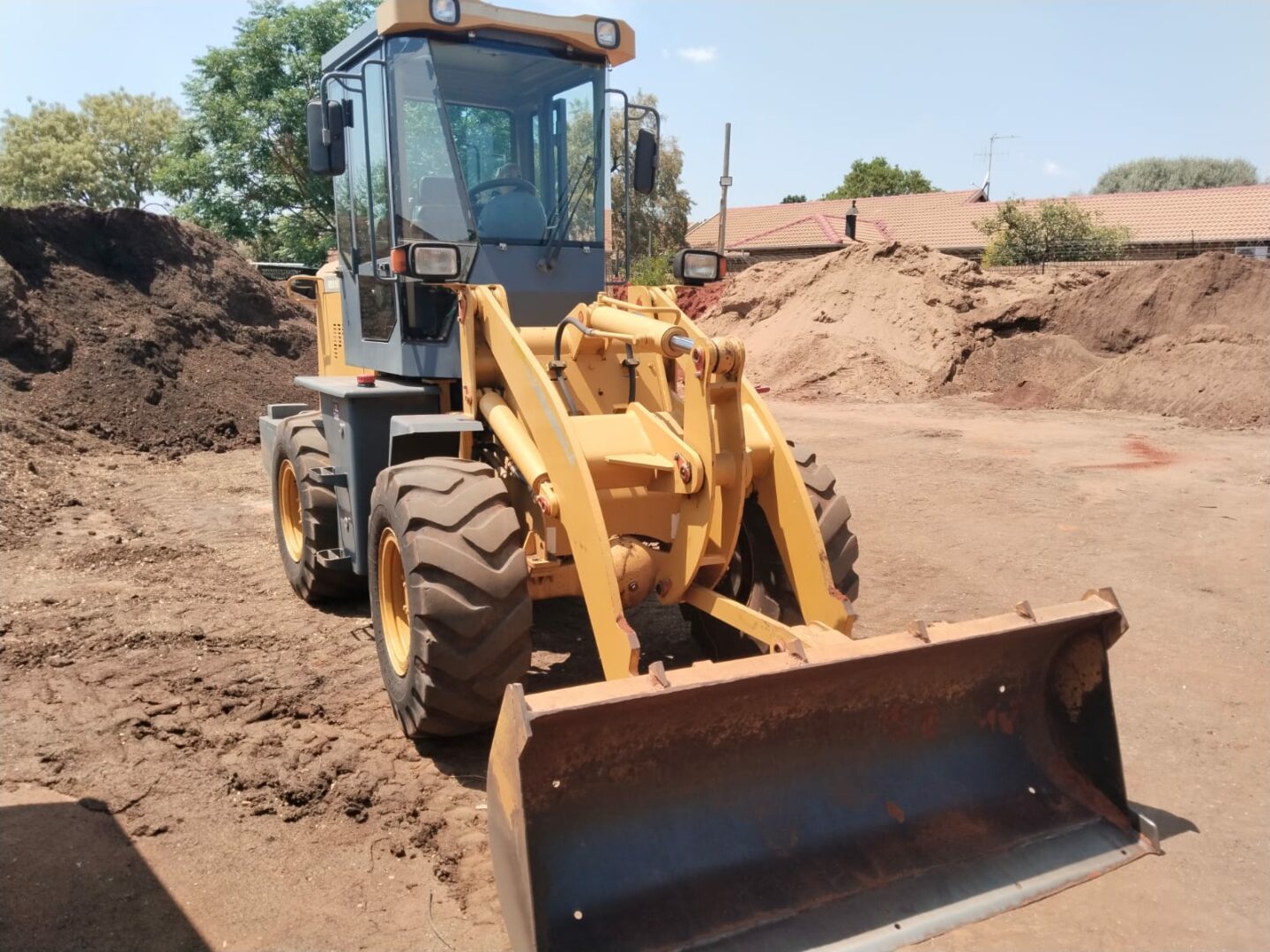 FRONT END LOADER RONDEBULT RB816 4X4