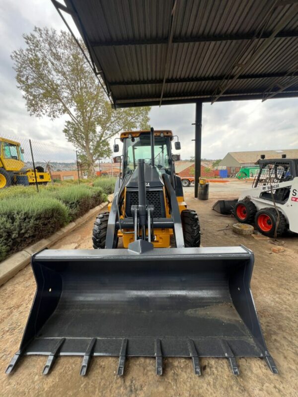 BELL 315 SJ 4X4 TLB - Image 2