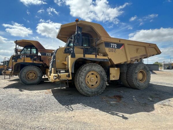 CAT  772F