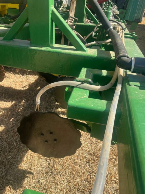 John Deere 12 row - Image 3