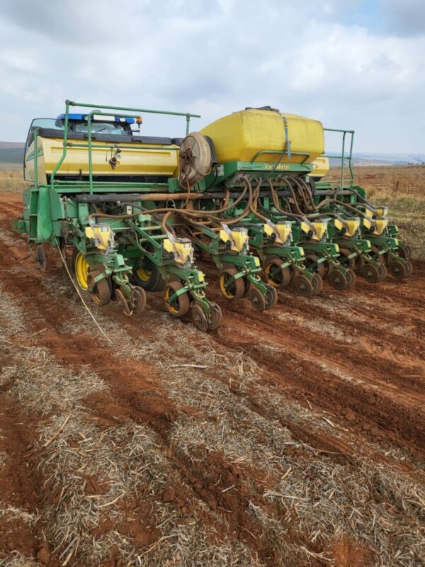 JOHN DEERE 2113