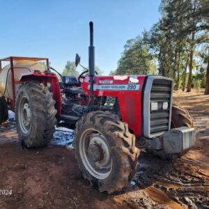 2018 MASSEY FERGOSON 290 (4x4) TRACTOR
