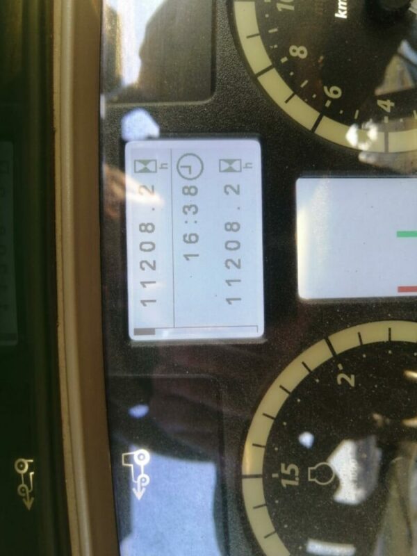 John Deere 6110M - Image 3