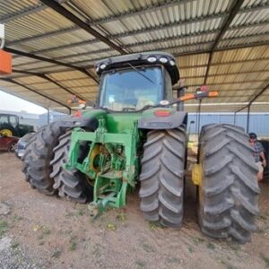 2014 John Deere 8260R