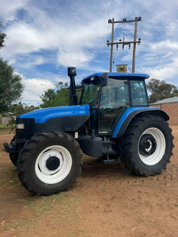 New Holland TM 140