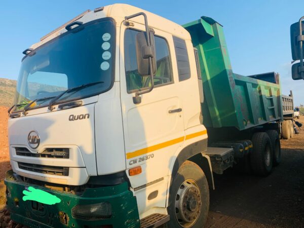 UD 370  QUON