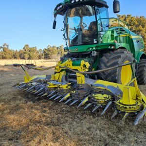 John Deere 8600